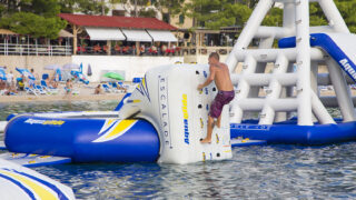 Escalade-2M_main-gallery