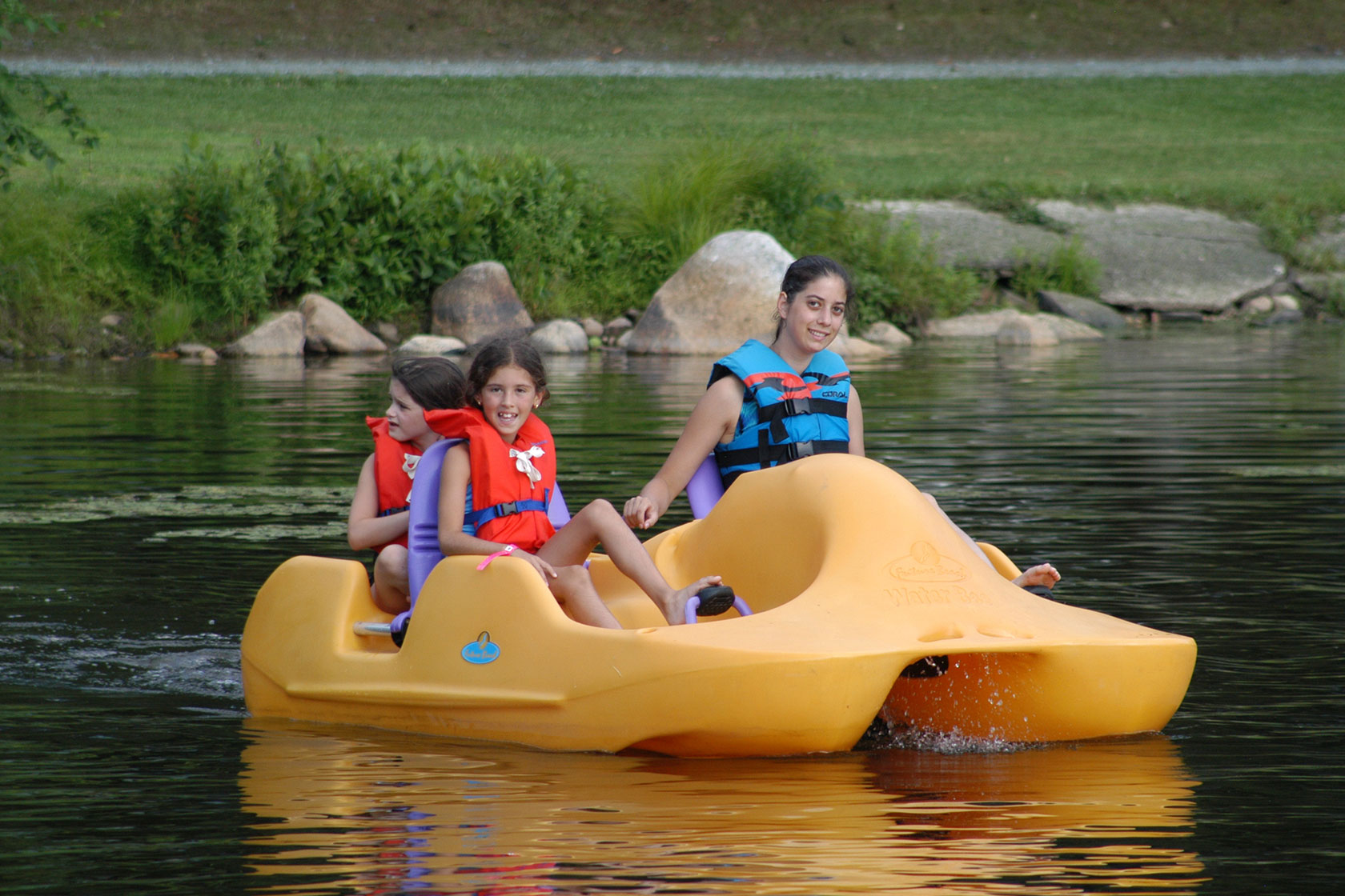 Water Bee Pedal Boat - Commercial Recreation Specialists.