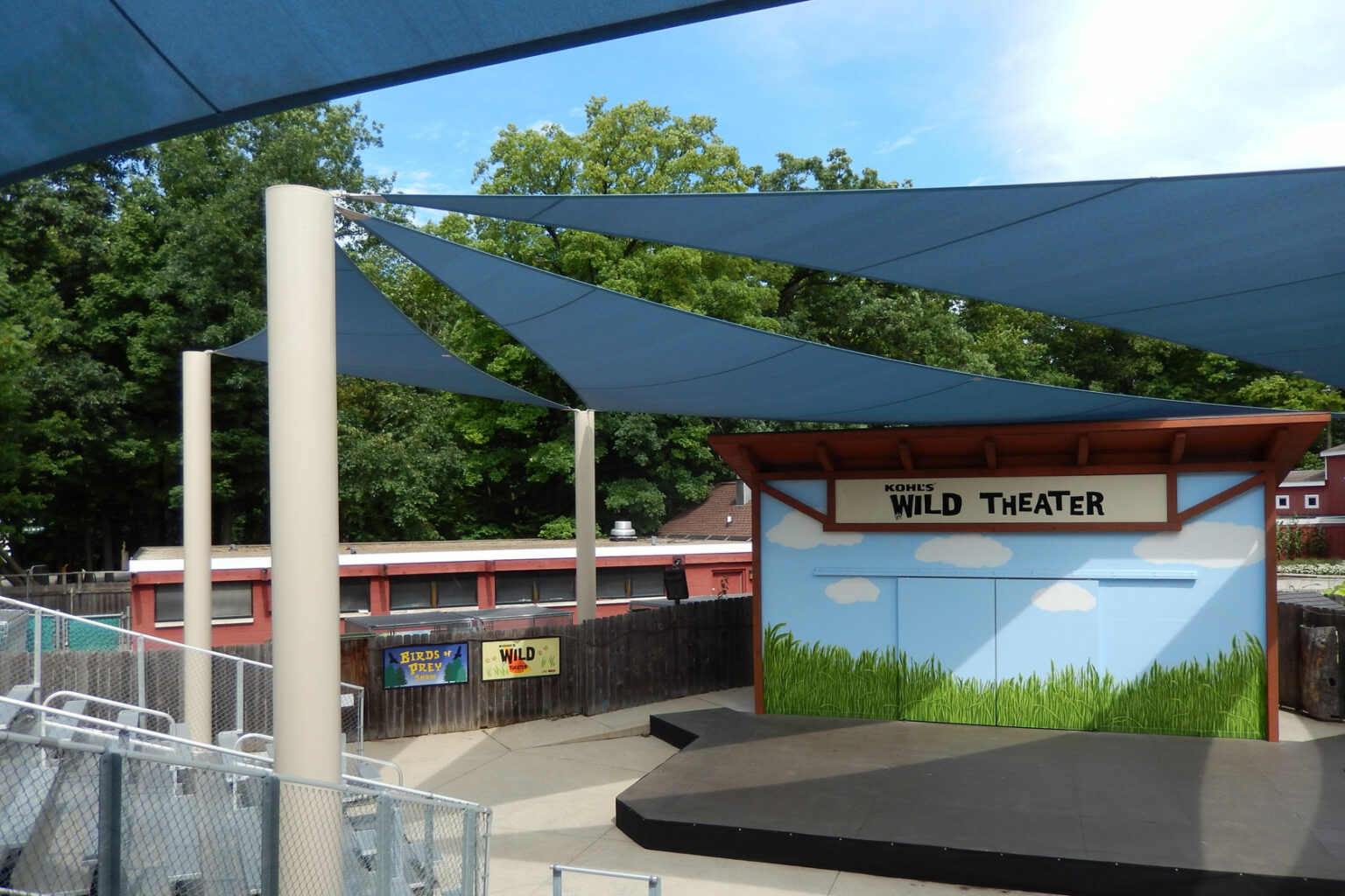 milwaukee-zoo-adds-shade-canopy-to-raptory-theater-commercial